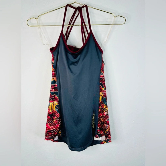 Her Universe Women's Grey Red Graphic Strappy Tank Top Small Athletic Chic - Picture 2 of 8